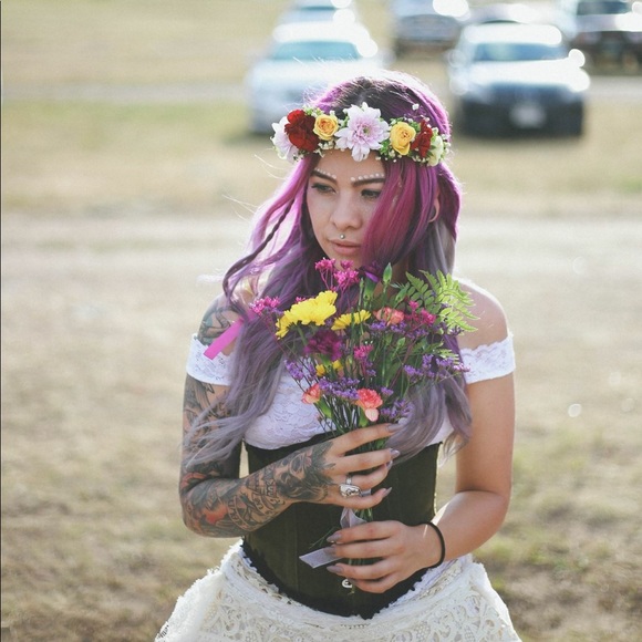 Meet your Posher, Alyssa - Picture 3 of 4